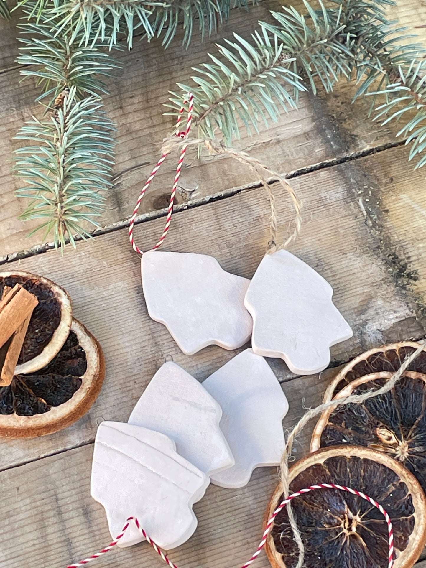 Mázatlan kerámia karácsonyfadísz Fejes Fannitól