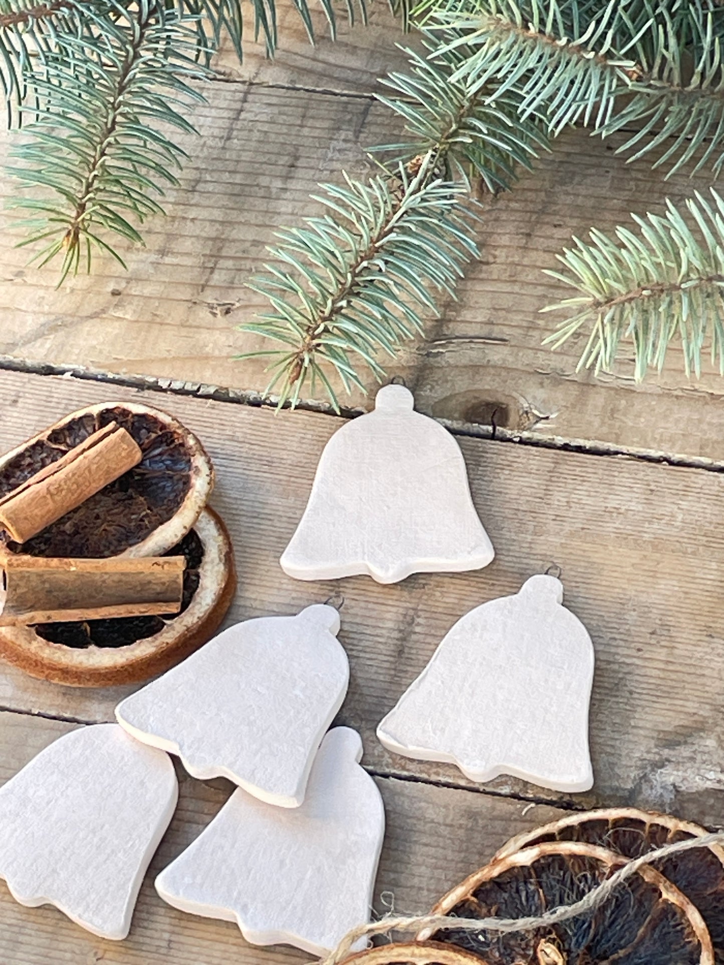 Mázatlan kerámia karácsonyfadísz Fejes Fannitól