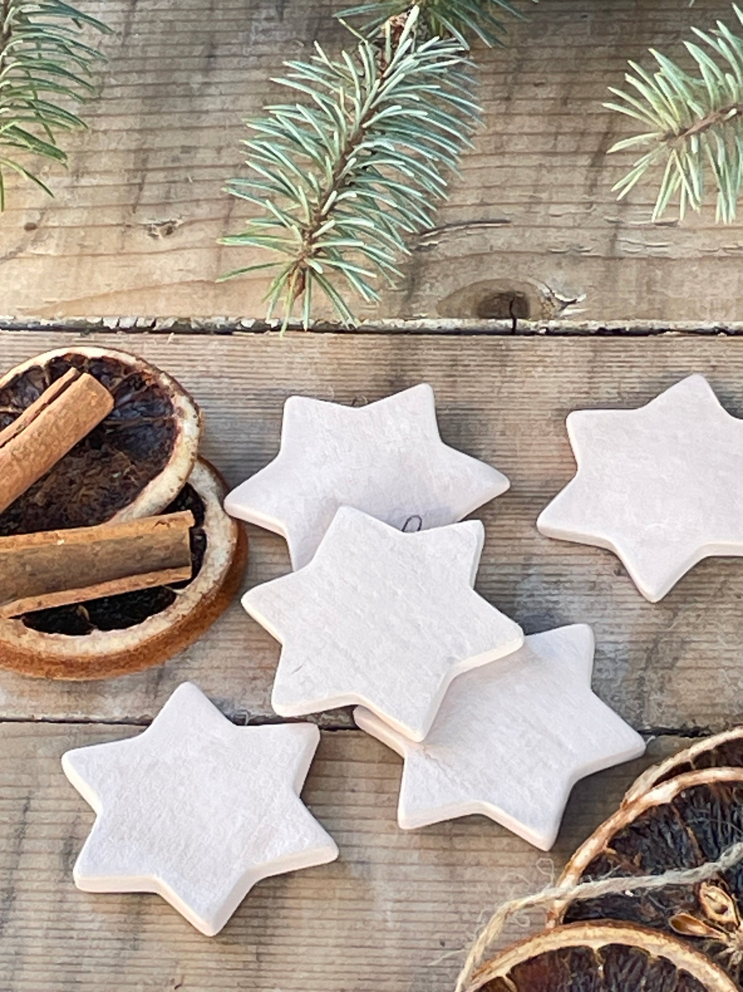 Mázatlan kerámia karácsonyfadísz Fejes Fannitól